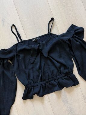 Express Black Off-Shoulder Tie-Front Crop Top